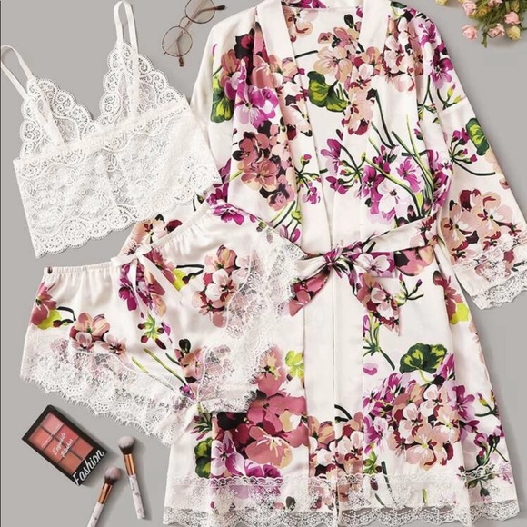 Floral Lace Robe and Lingerie Set